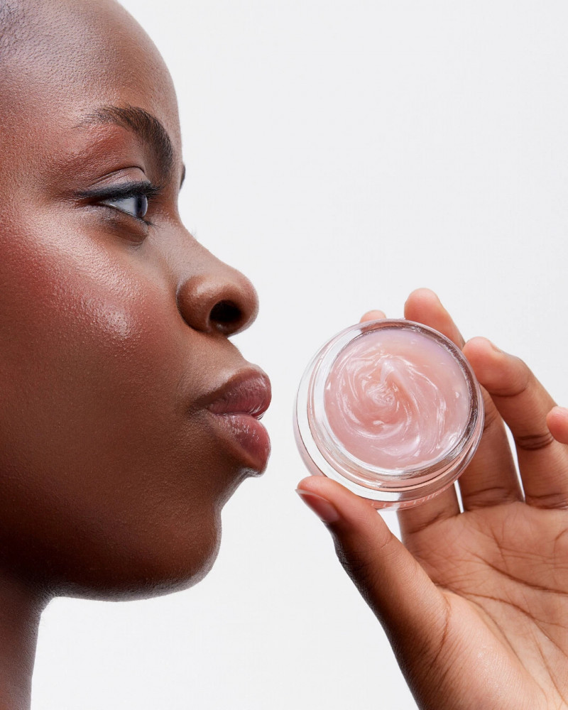 Melume - Бальзам-филлер для увеличения объема губ (Фото-4)