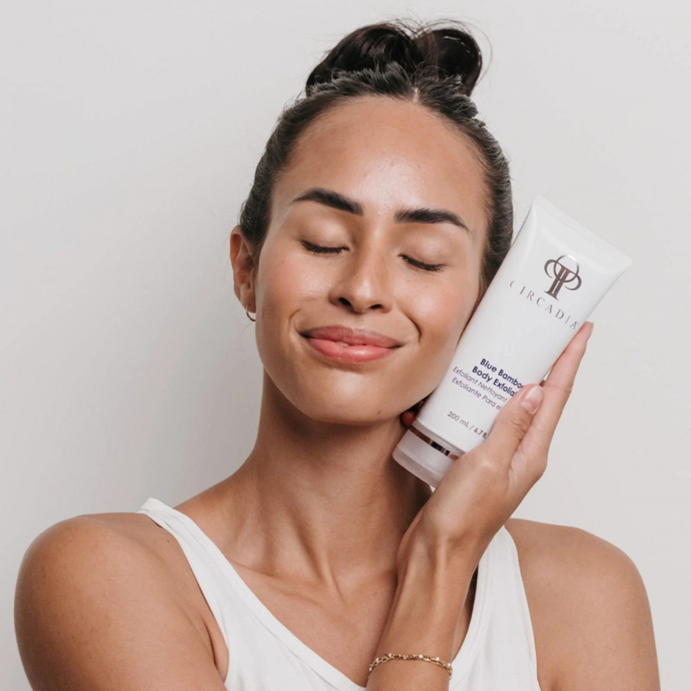 Circadia - Скраб для тіла "Синій бамбук та насіння чорниці" (Фото-3)