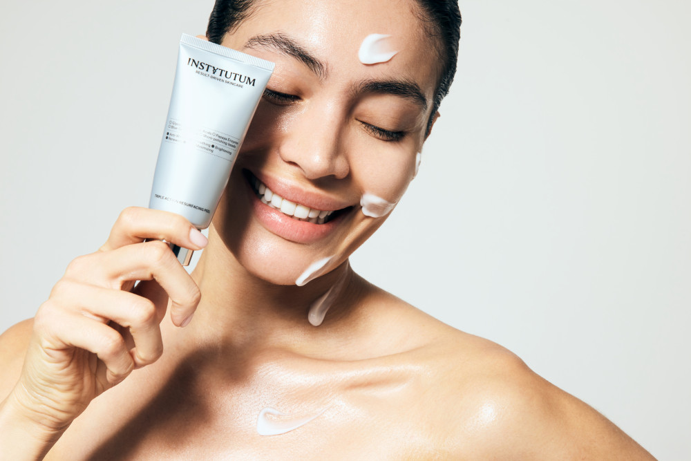 Instytutum - Пілінг для обличчя потрійної дії (Фото-4), fabo.ua Instytutum - Пілінг для обличчя потрійної дії (Фото-4)