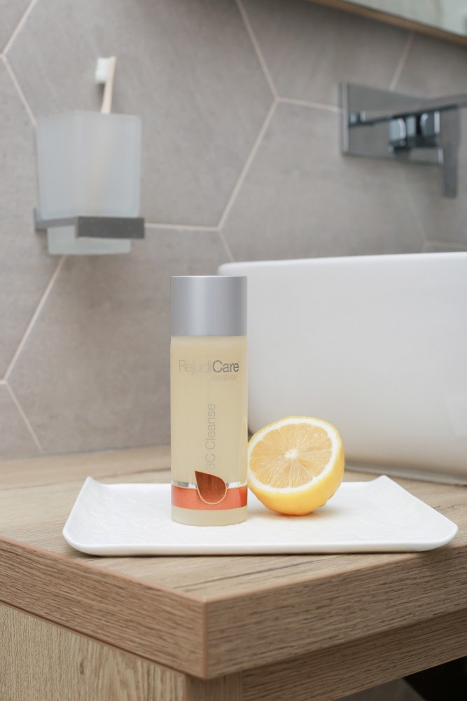 RejudiCare - Засіб для очищення обличчя з Вітаміном С (Фото-2), fabo.ua RejudiCare - Засіб для очищення обличчя з Вітаміном С (Фото-2)