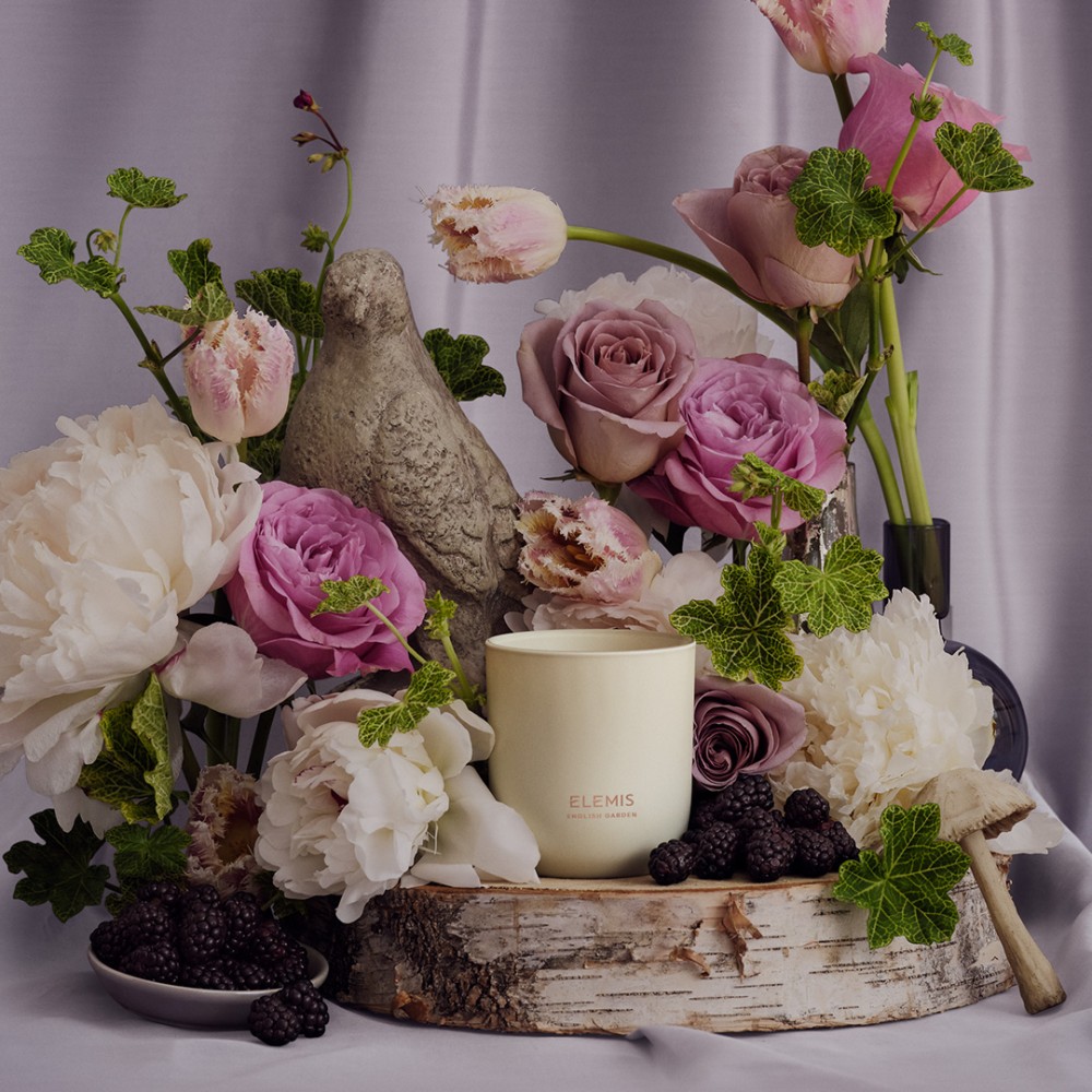 ELEMIS - Аромасвічка "Англійський сад" (Фото-4)