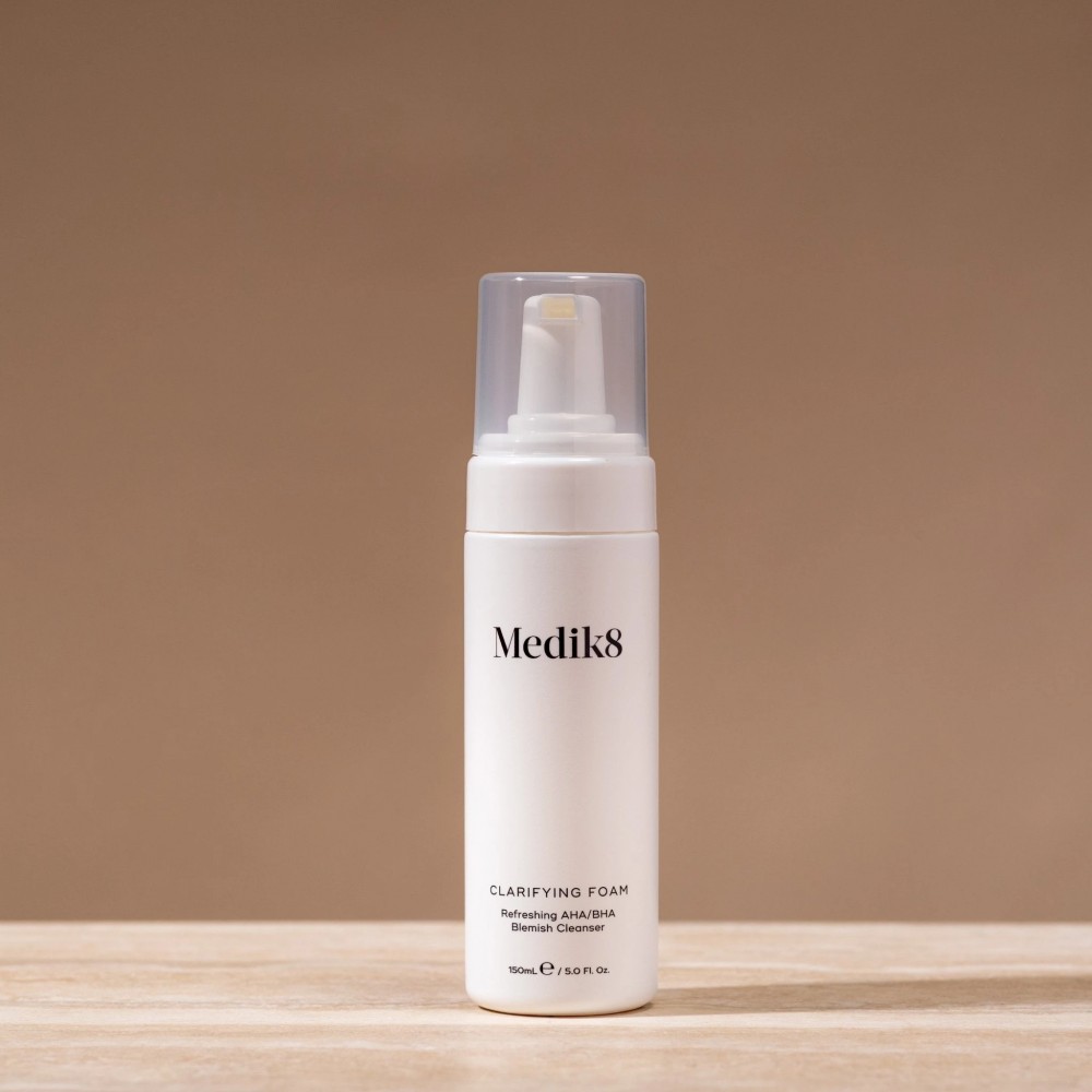 Medik8 - Очищаюча пінка для жирної проблемної шкіри (Фото-4), fabo.ua Medik8 - Очищаюча пінка для жирної проблемної шкіри (Фото-4)