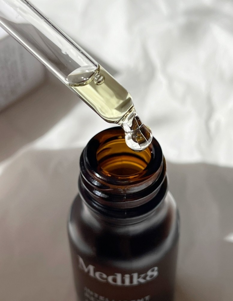 Medik8 - Нічна інтенсивна сироватка з ретинолом (Фото-4), fabo.ua Medik8 - Нічна інтенсивна сироватка з ретинолом (Фото-4)