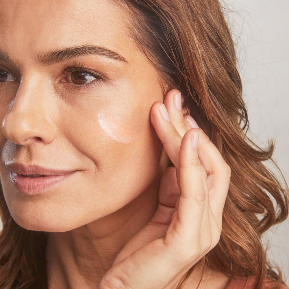 Colorescience - Прозорий мінеральний сонцезахисний флюїд (Фото-4), fabo.ua Colorescience - Прозорий мінеральний сонцезахисний флюїд (Фото-4)